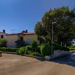 Ana * Pula