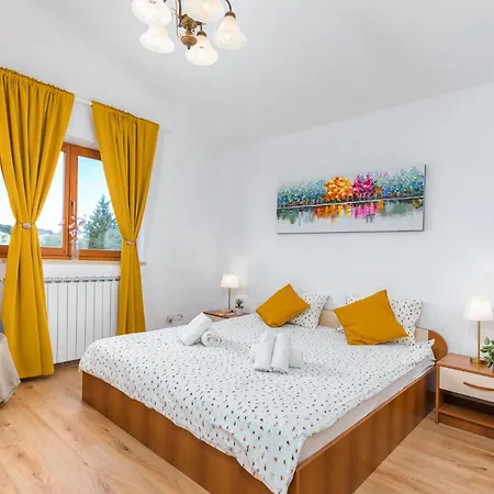 Apartment Ana *