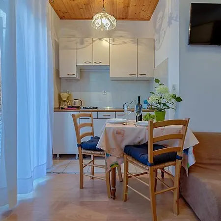 Ana Apartment *