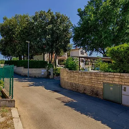 Apartment Ana Pula